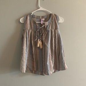 Sleeveless shirt